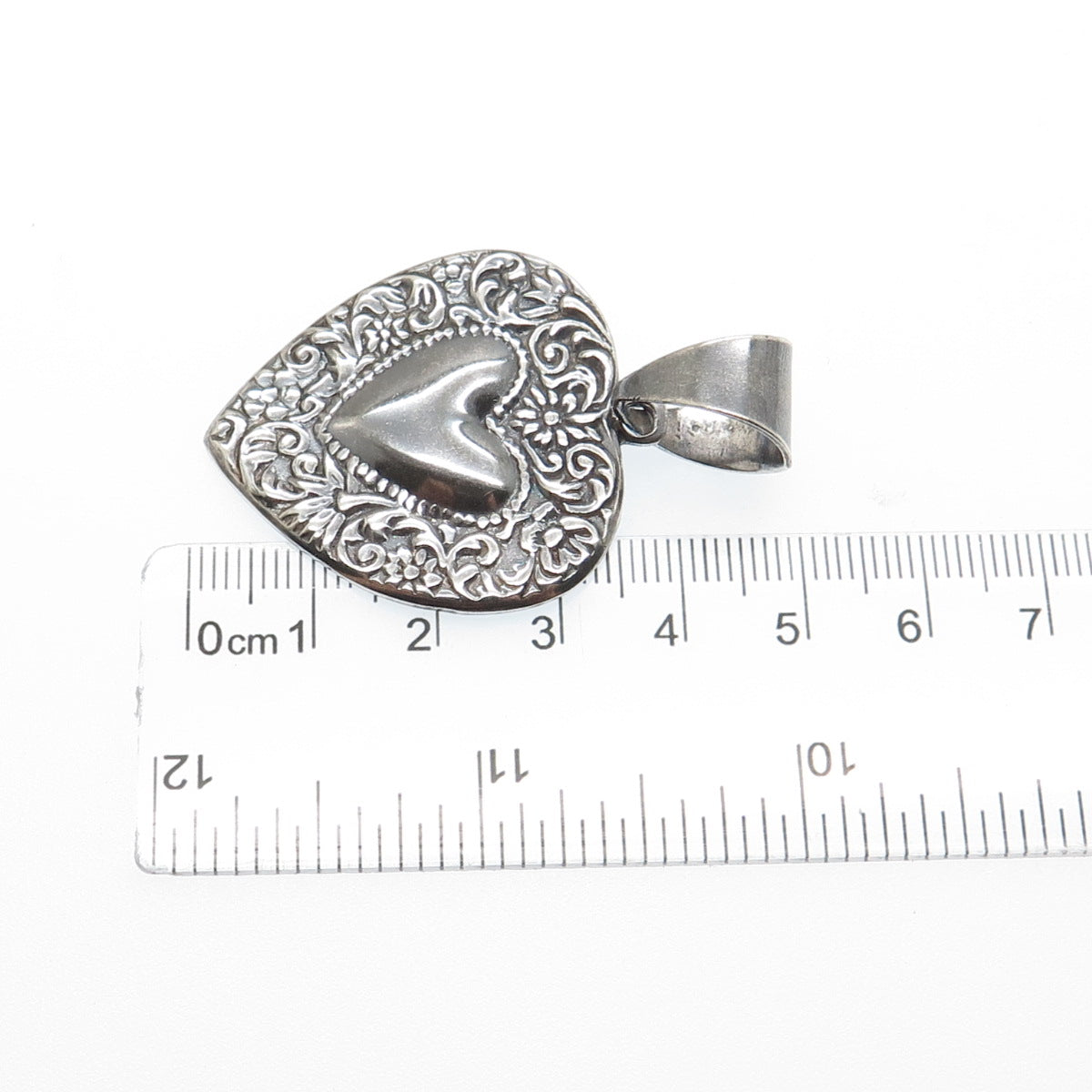 925 Sterling Silver Vintage Mexico Repousse Heart Oxidized Pendant