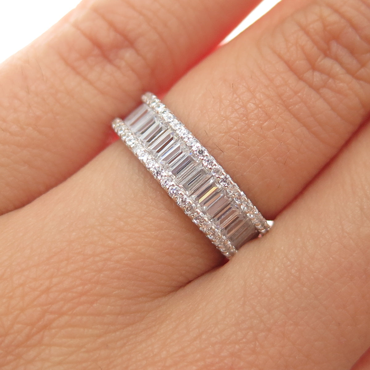 925 Sterling Silver Emerald & Round-Cut C Z Eternity Band Ring Size 6.25