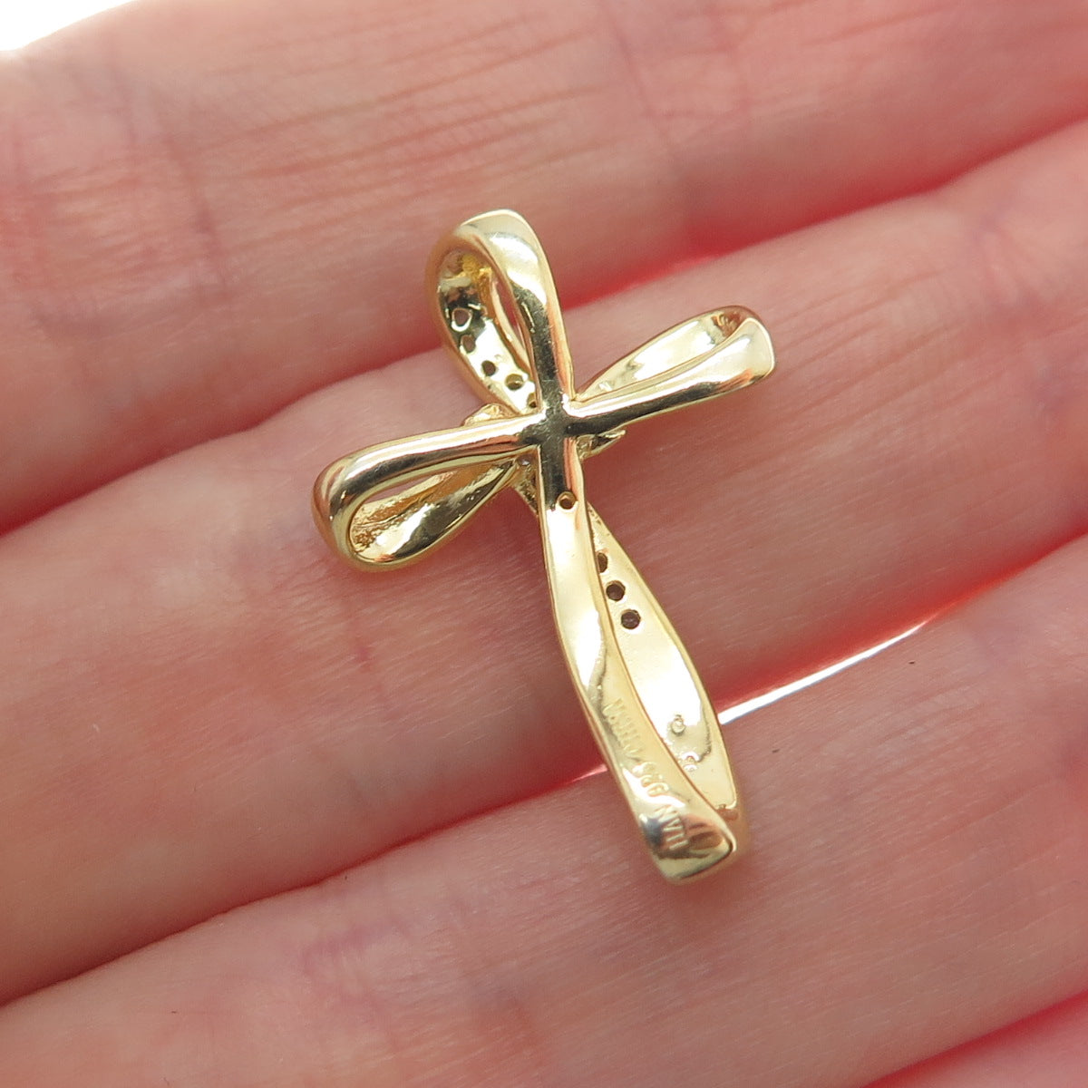 HAN 925 Sterling Silver Gold Plated Real Round-Cut Diamond Cross Mini Pendant