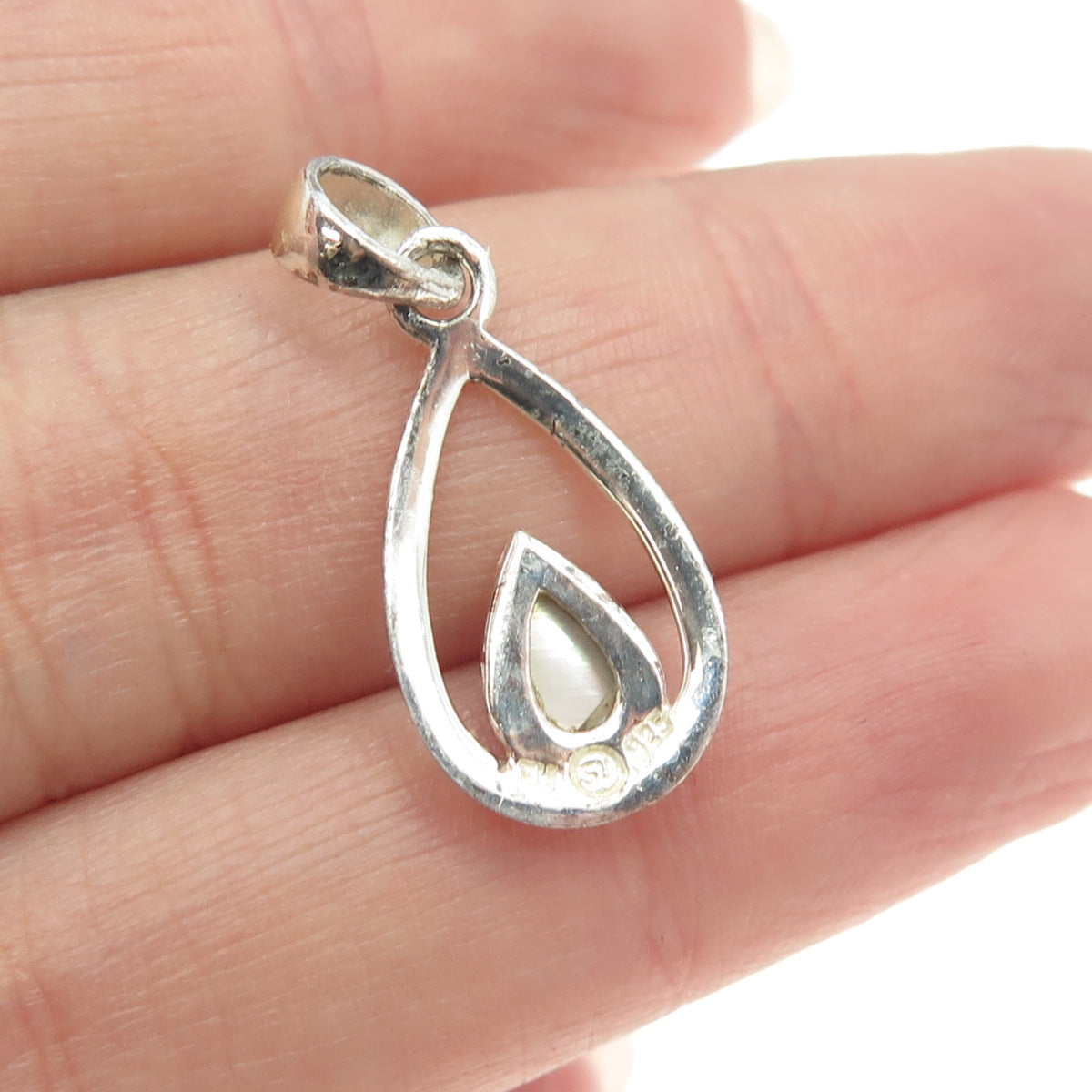 925 Sterling Silver Vintage Real Mother-of-Pearl Teardrop Pendant