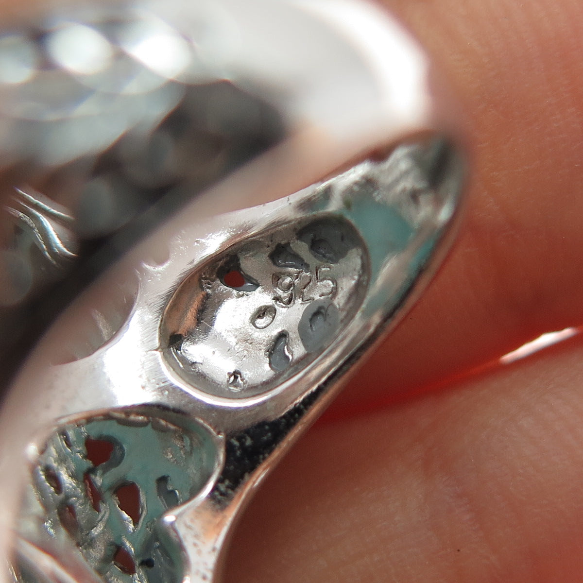 925 Sterling Silver 2-Tone Vintage Real Tyrone Turquoise Hammered Ring Size 6