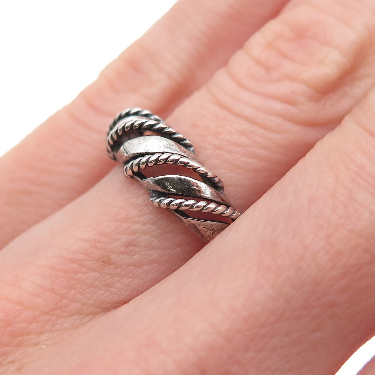 925 Sterling Silver Vintage Modernist Ribbed Oxidized Ring Size 6