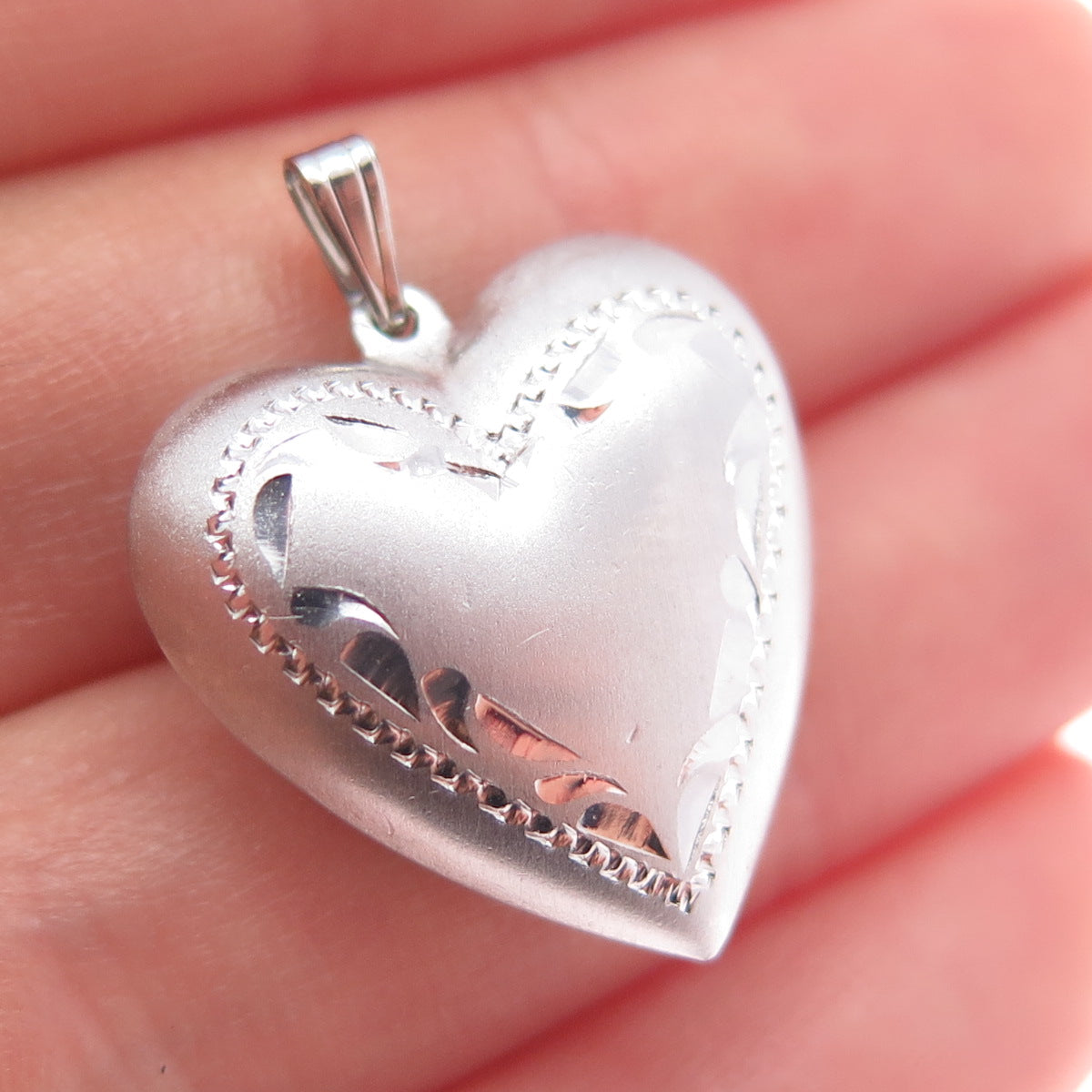 BEAU 925 Sterling Silver Vintage Engraved Puffy Heart Charm Pendant