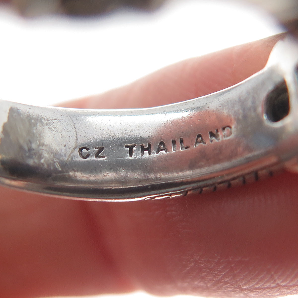 JUDITH RIPKA 925 Sterling Silver Round-Cut C Z Station Oxidized Ring Size 7.25