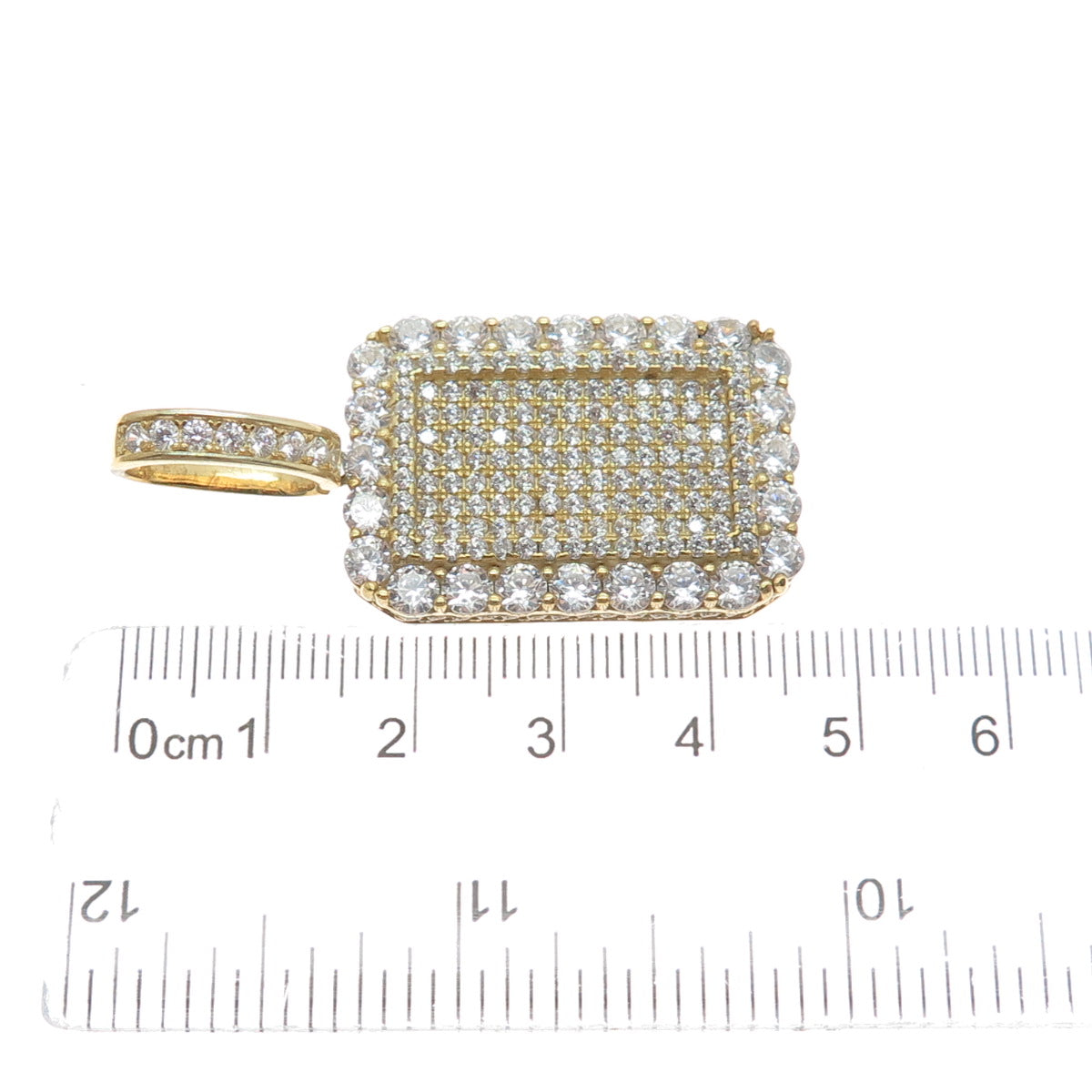 DESIGNS BY YAGI 925 Sterling Gold Plated Round-Cut Shaped C Z Sparkle Pendant