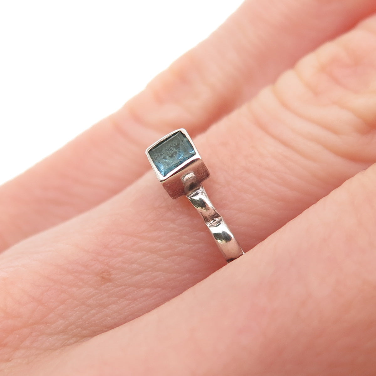 925 Sterling Silver Vintage Real London Blue Topaz Ring Size 5.25