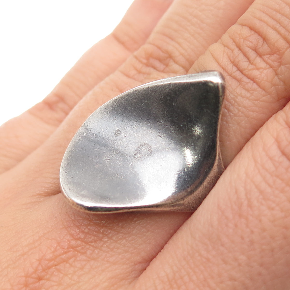 925 Sterling Silver Vintage Modernist Petal Oxidized Ring Size 6.5