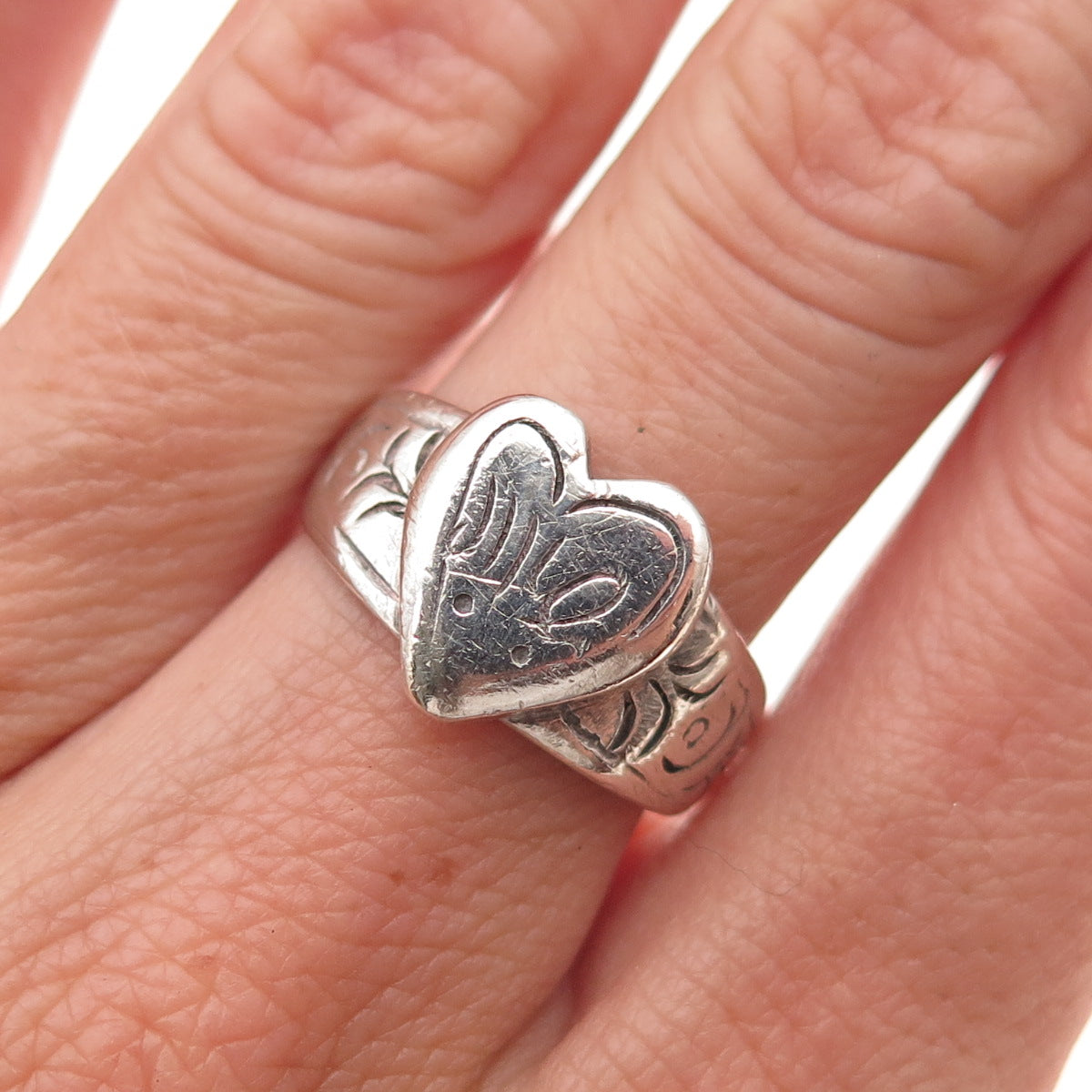 925 Sterling Silver Antique Art Deco Heart Oxidized Signet Ring Size 6.75