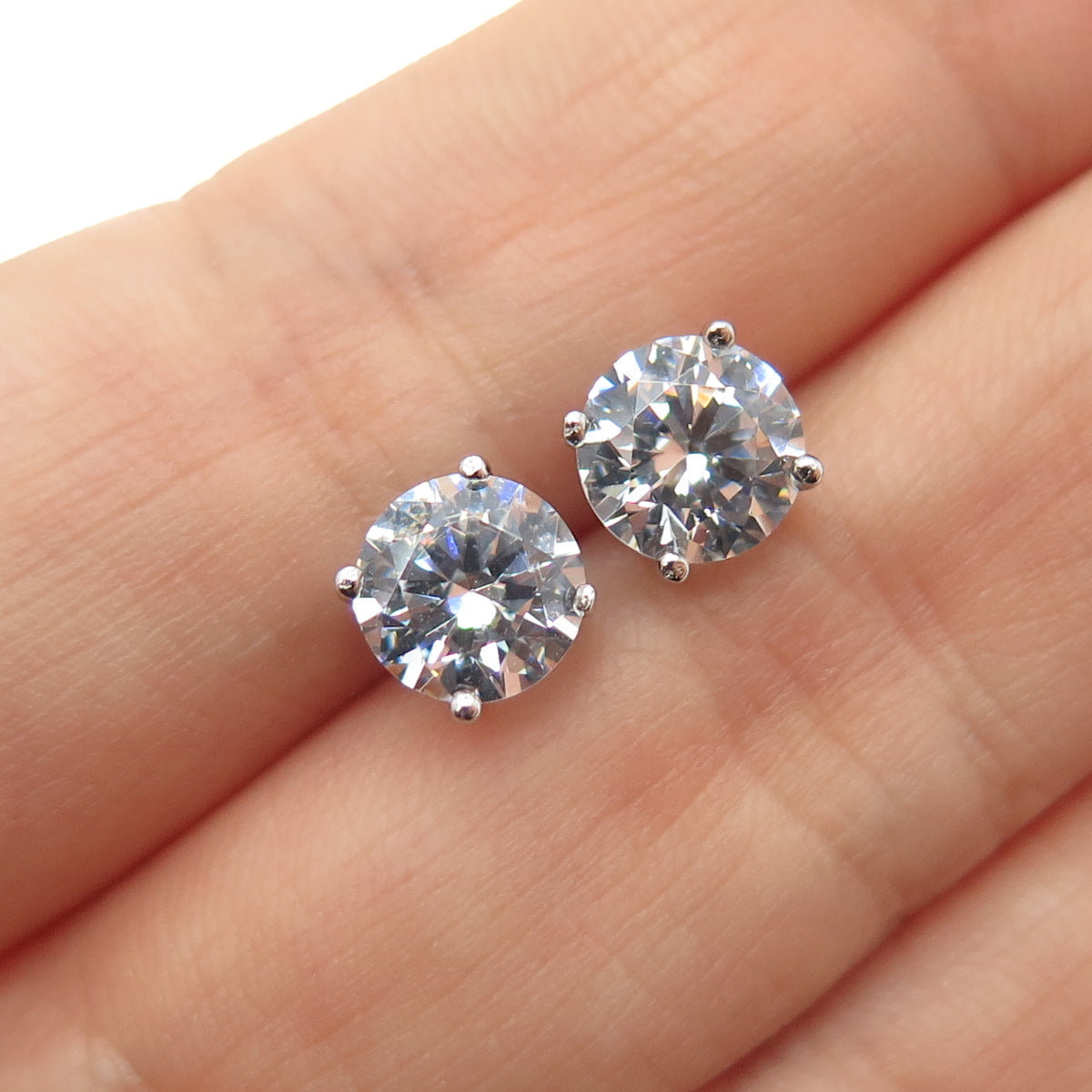 925 Sterling Silver Round-Cut C Z Stud Earrings