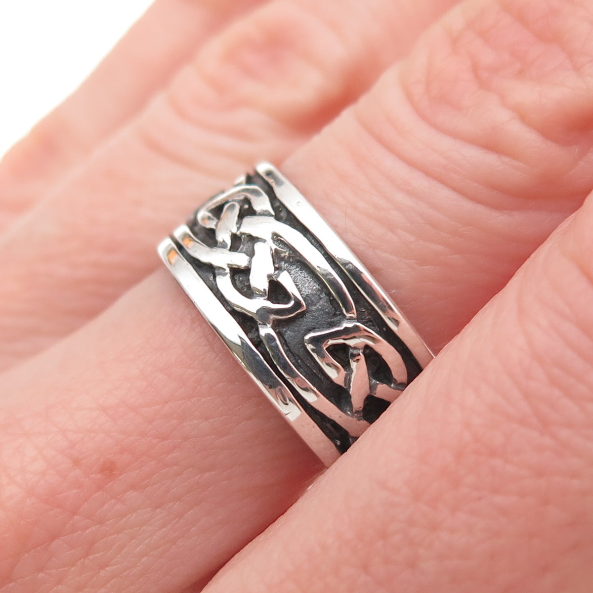 925 Sterling Silver Vintage Celtic Knot Oxidized Band Ring Size 7