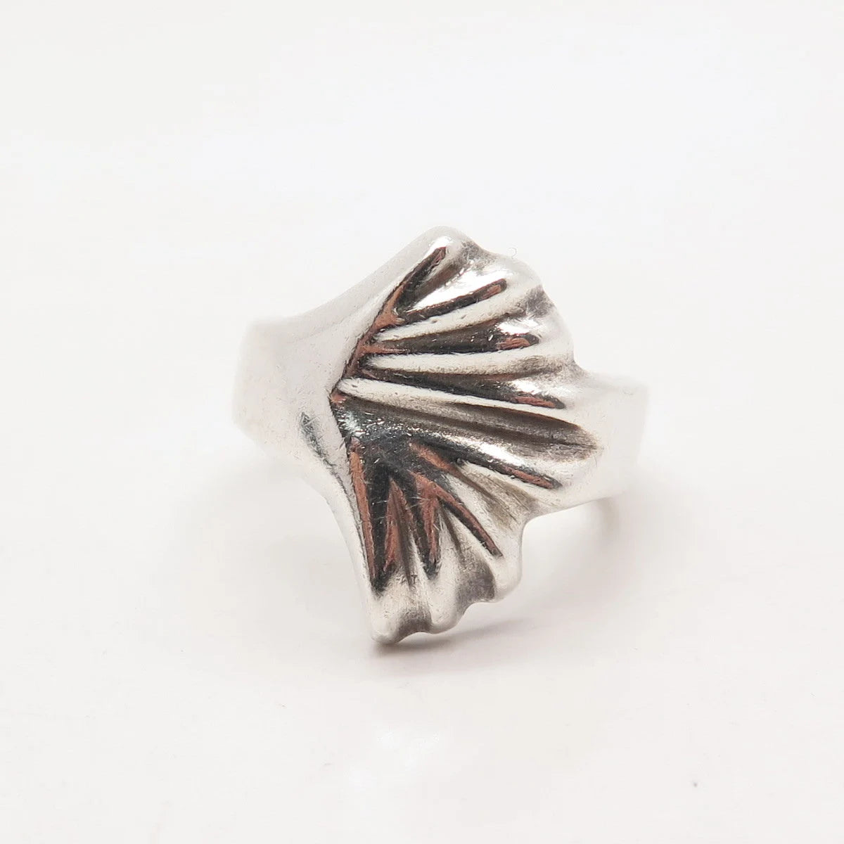925 Sterling Silver Vintage Mexico Ribbed Shell Ring Size 7.25