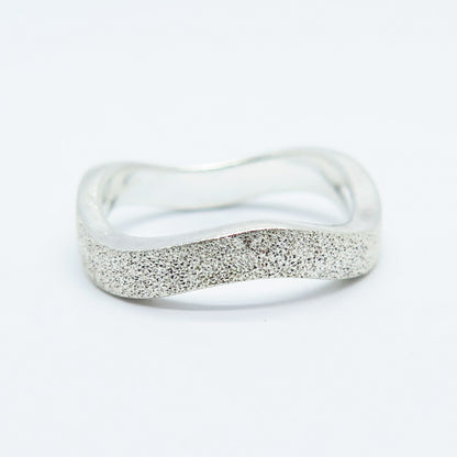 925 Sterling Silver Textured Wavy Ring Size 7.25