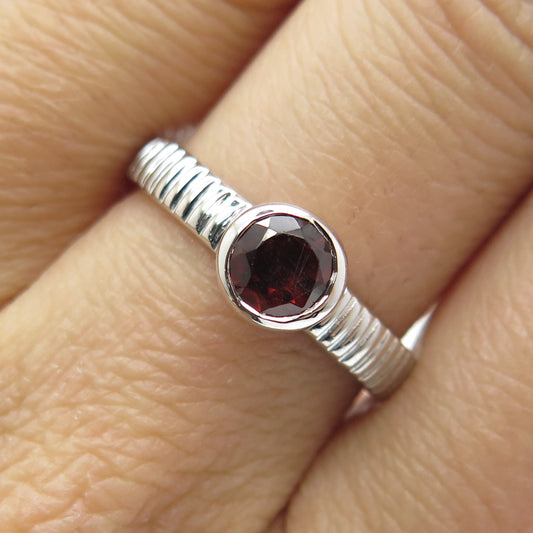 925 Sterling Silver Real Checkered Red Garnet Gemstone Ribbed Ring Size 8