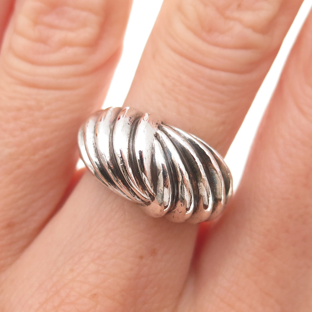 925 Sterling Silver Vintage Modernist Ribbed Oxidized Ring Size 7