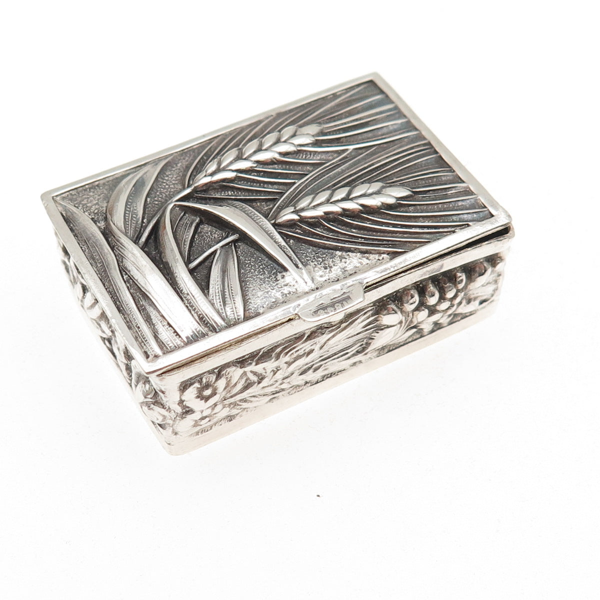 84 Silver Antique 1848 European Barley Plant Repousse Oxidized Pill / Snuff Box