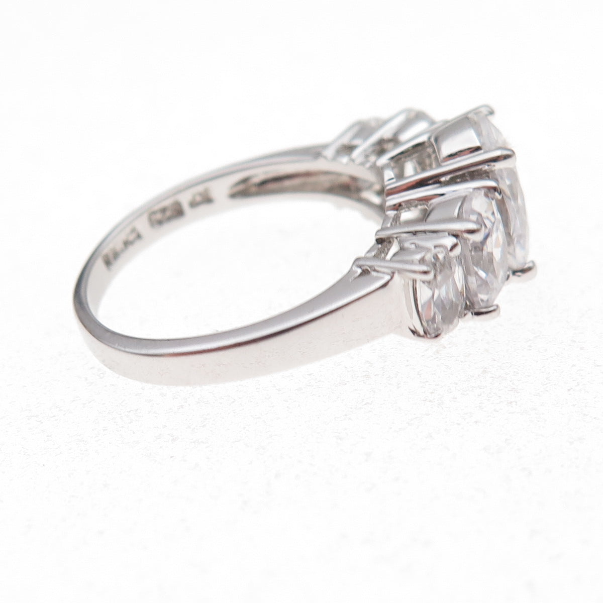 925 Sterling Silver Oval-Cut C Z Engagement Ring Size 8