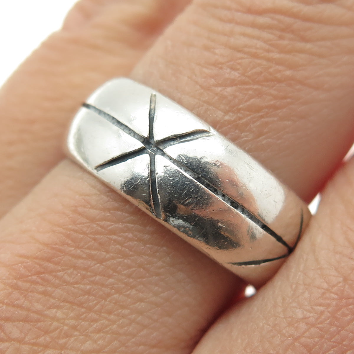 925 Sterling Silver Vintage Mexico Engraved Oxidized Band Ring Size 10.25