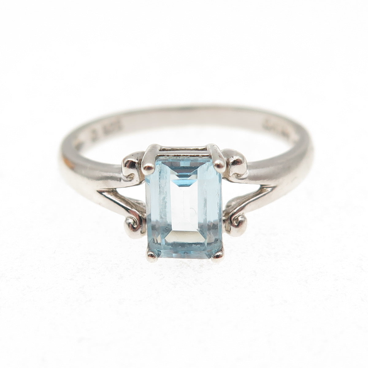 Ross Simons 925 Sterling Silver Vintage Real Emerald-Cut Blue Topaz Ring Size 8