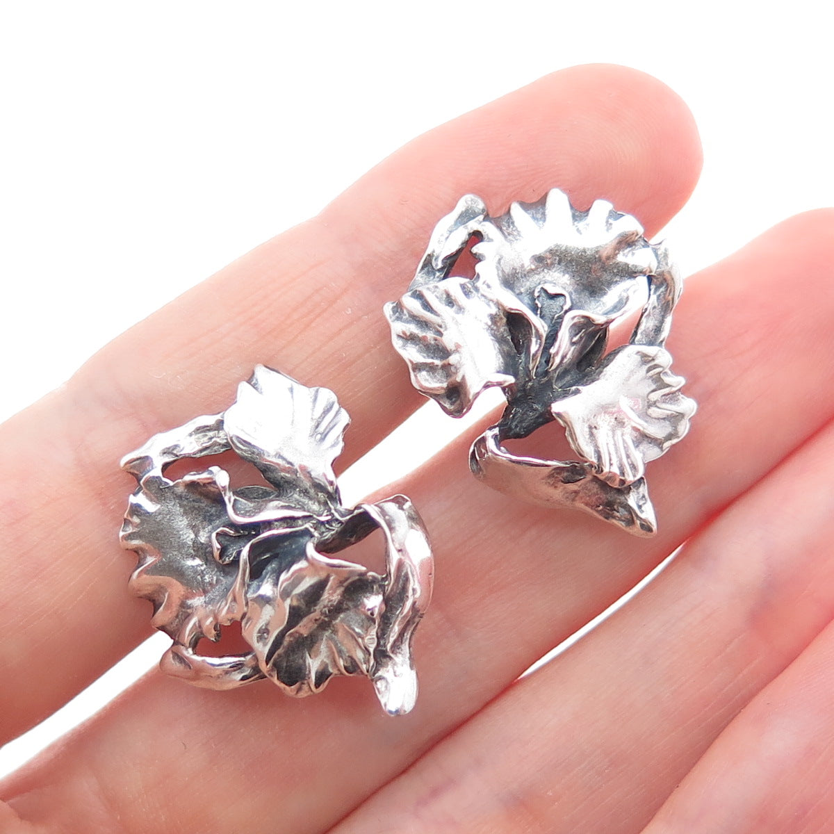 925 Sterling Silver Vintage Calla Lily Flower Oxidized Screw Back Earrings