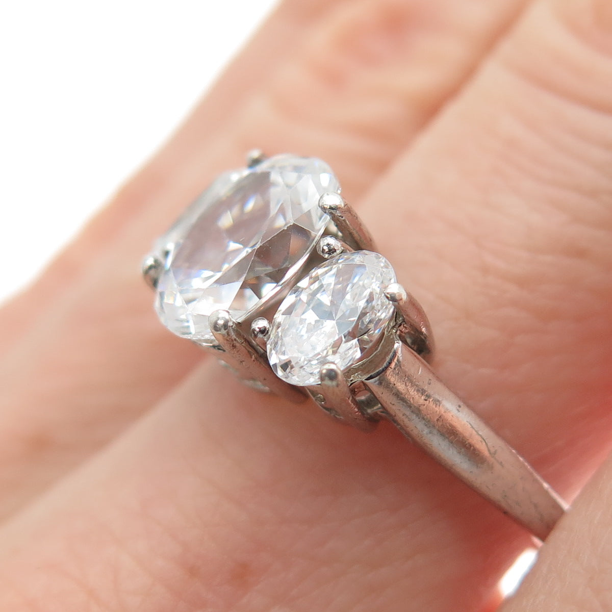 925 Sterling Silver Oval-Cut C Z Engagement Ring Size 7.25