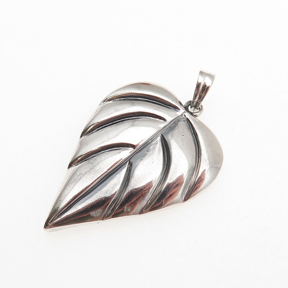 925 Sterling Silver Vintage Floral Leaf Oxidized Charm Pendant
