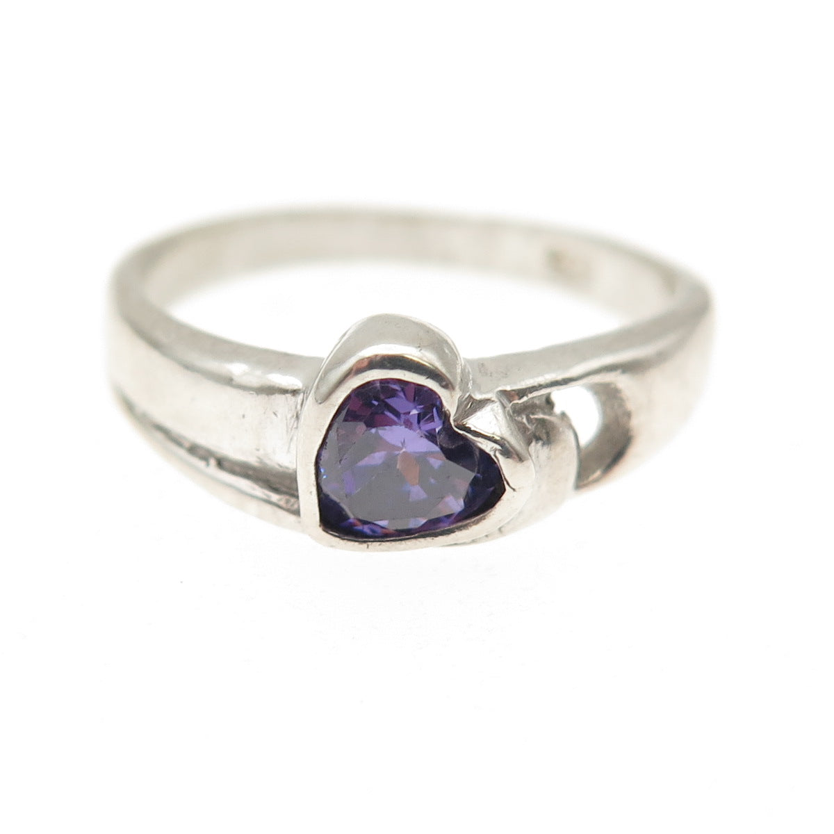 925 Sterling Silver Vintage Heart-Cut Purple C Z Ring Size 6.25