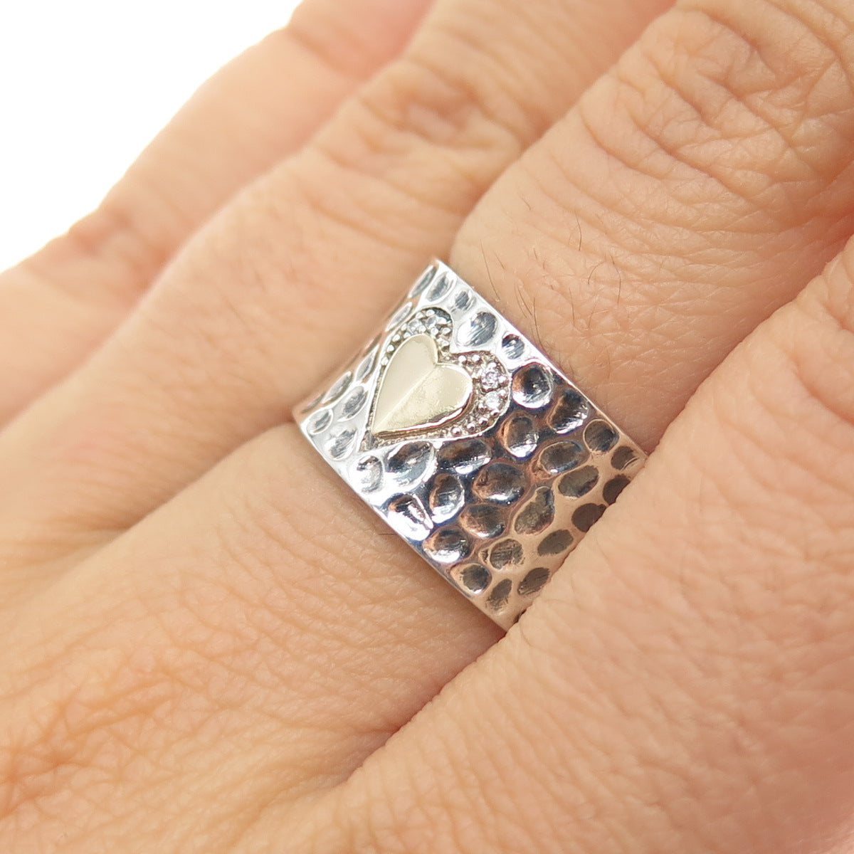 925 Sterling Silver 14K Gold Vintage Round-Cut C Z Heart Hammered Ring Size 7.75