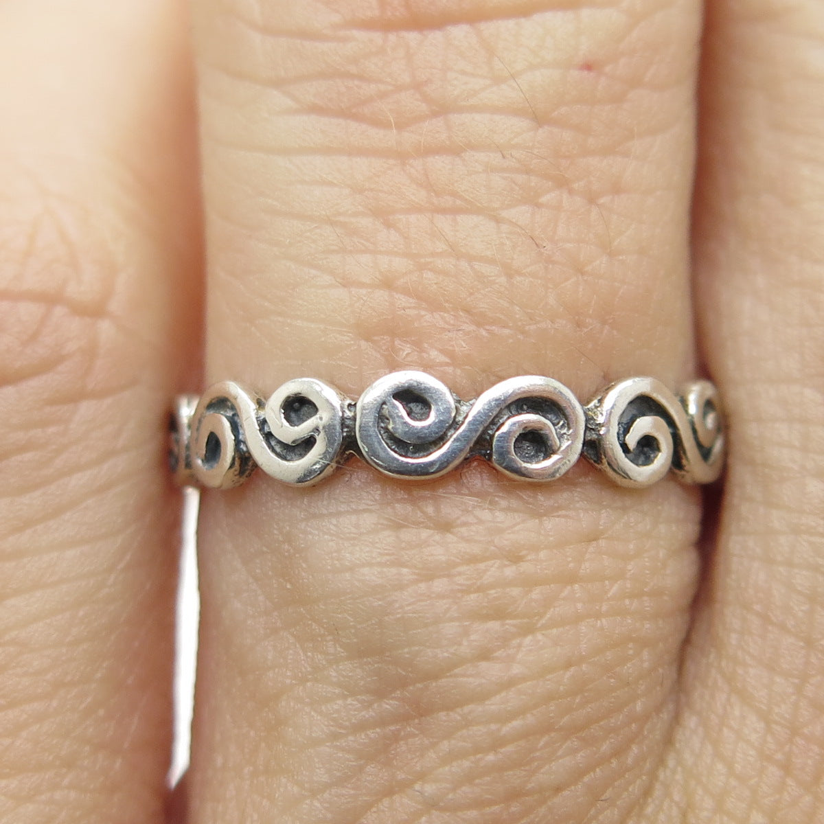 925 Sterling Silver Vintage Swirl Band Ring Size 5.75