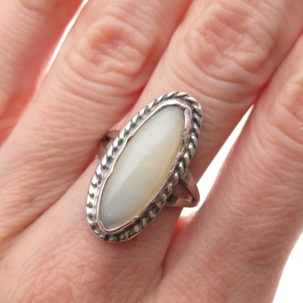 Old Pawn 925 Sterling Silver Vintage Southwestern MOP Tribal Ring Size 6.5
