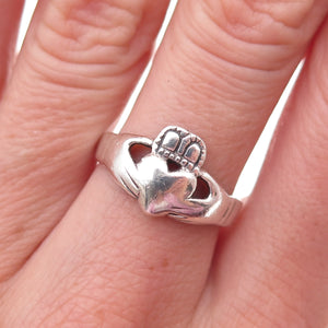 925 Sterling Silver Vintage Irish Claddagh Oxidized Ring Size 6.75