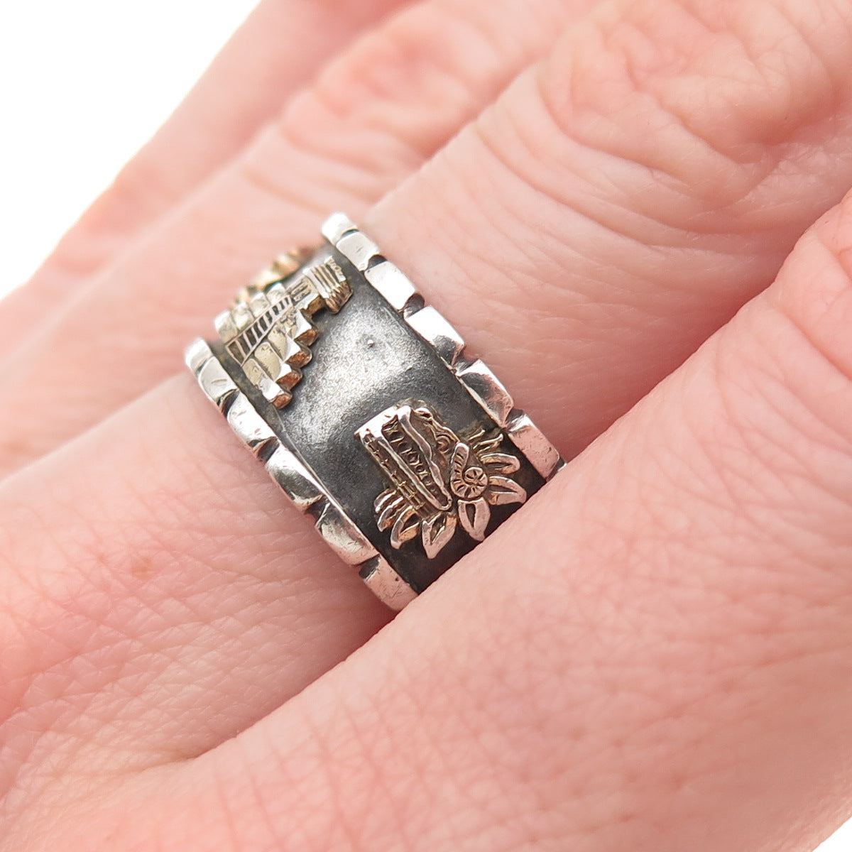 925 Sterling Silver 2-Tone Vintage Mayan Oxidized Band Ring Size 8.5