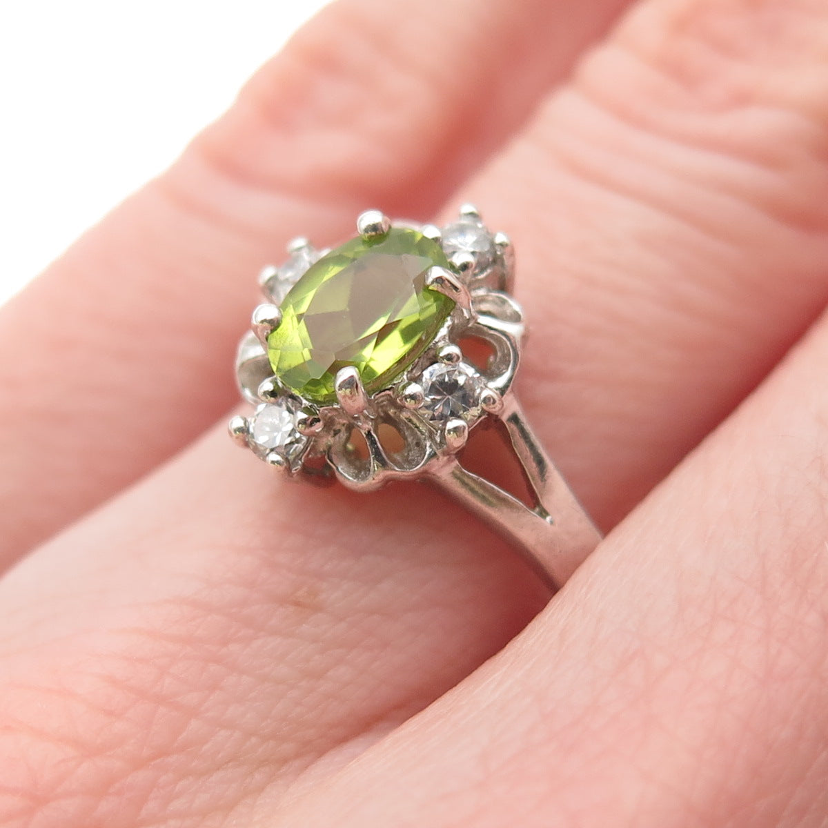 RJ GRAZIANO 925 Sterling Silver Vintage Real Peridot & C Z Ring Size 6