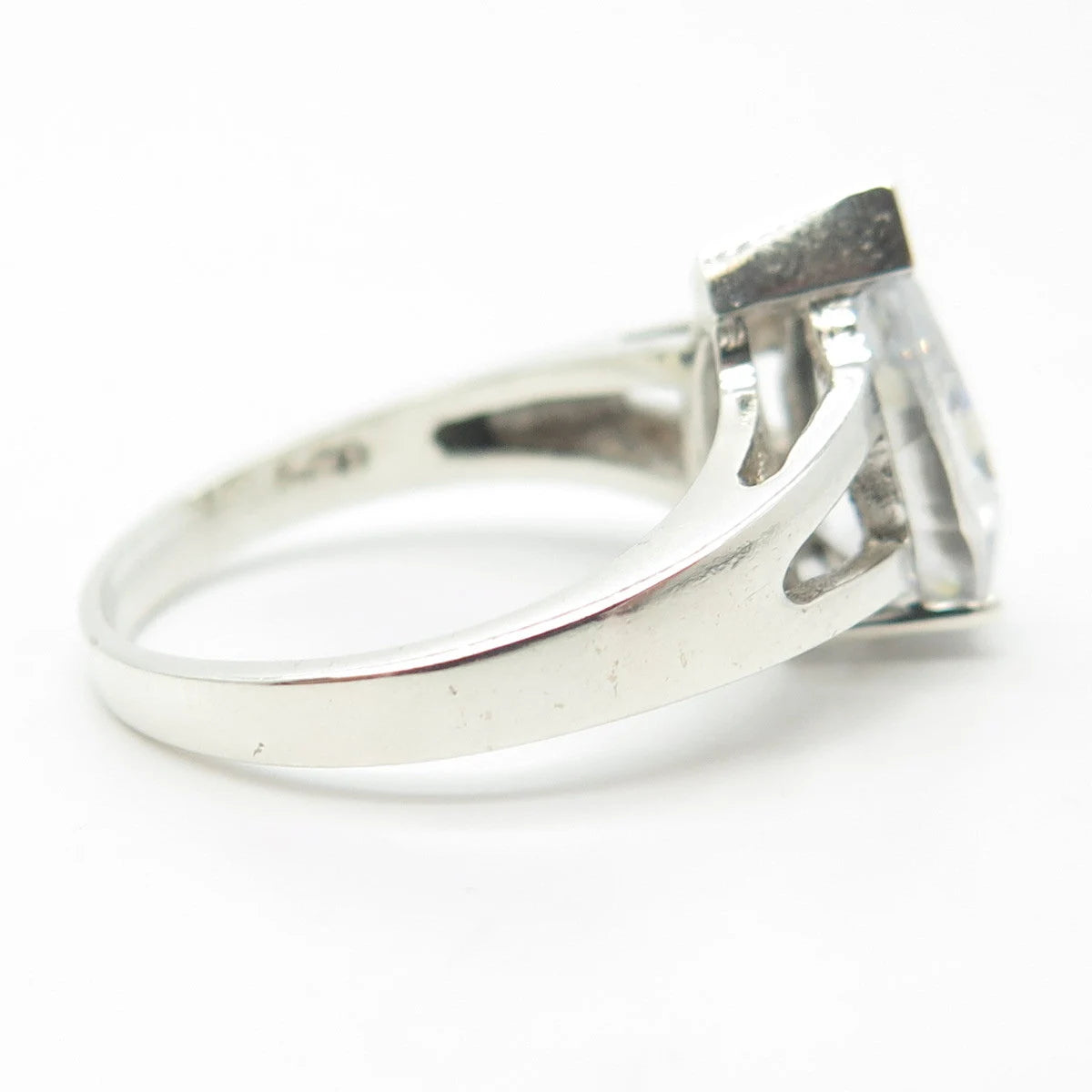 925 Sterling Silver Pear-Cut C Z Ring Size 6.75