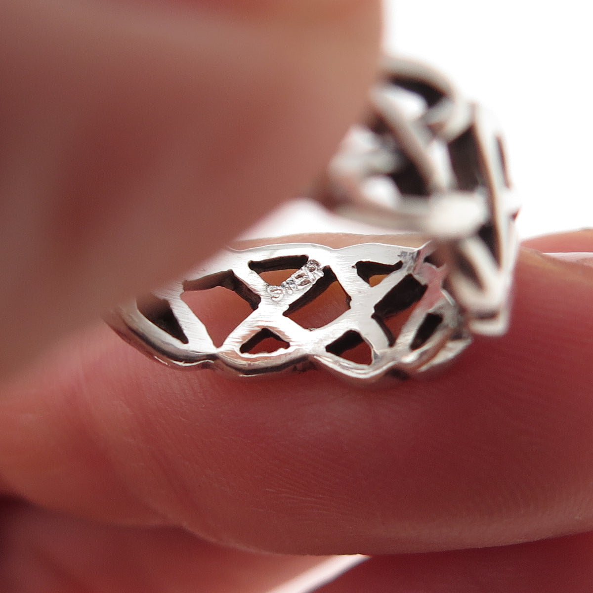 925 Sterling Silver Vintage Celtic Knot Oxidized Band Ring Size 5.75