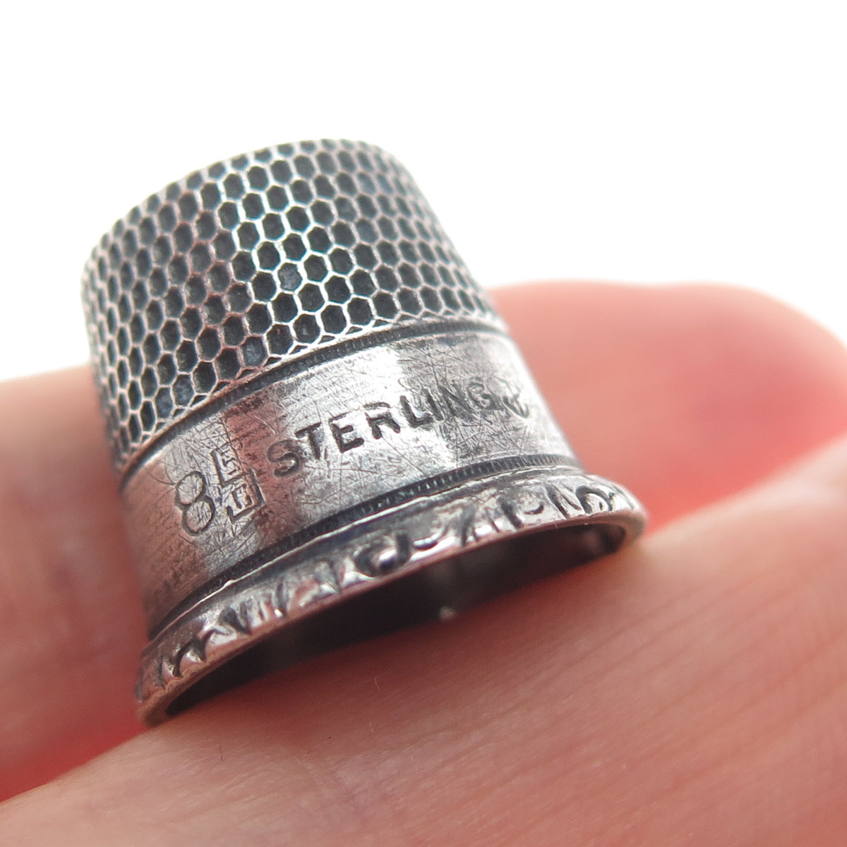 STERN BROTHERS Sterling Silver Antique Art Deco Oxidized Sewing Thimble Size 8