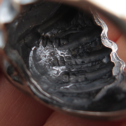 925 Sterling Silver Vintage Mexico Modernist Wavy Dome Oxidized Ring Size 7.5