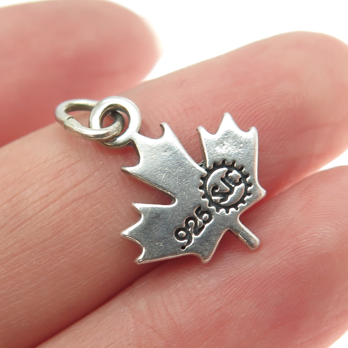 SUNDANCER 925 Sterling Silver Vintage Canada Maple Leaf Charm Pendant