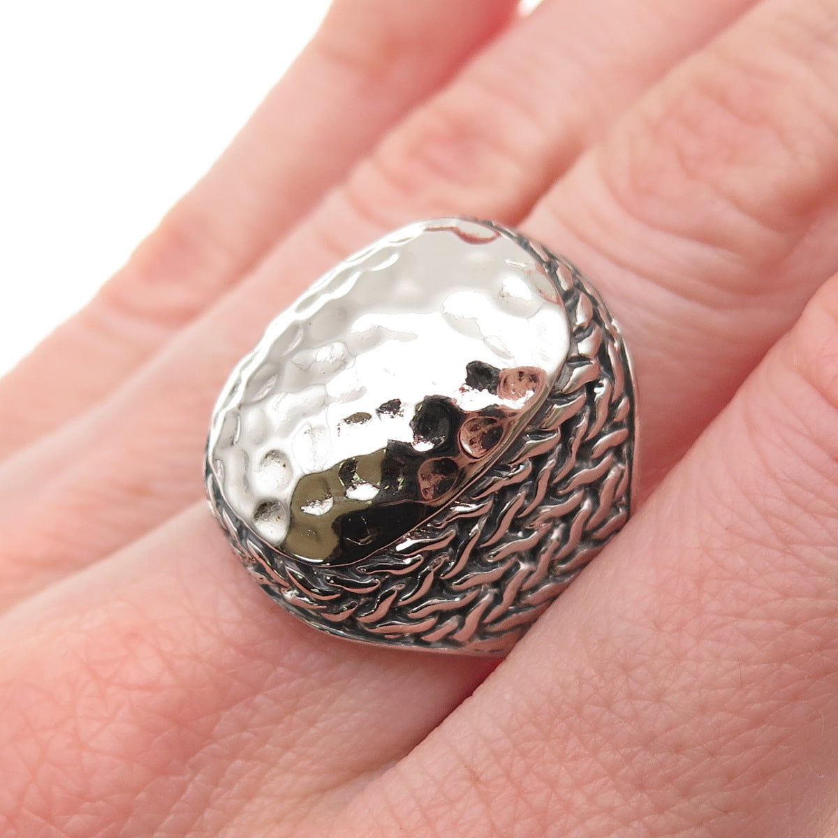925 Sterling Silver Vintage Hammered Oxidized Ring Size 7
