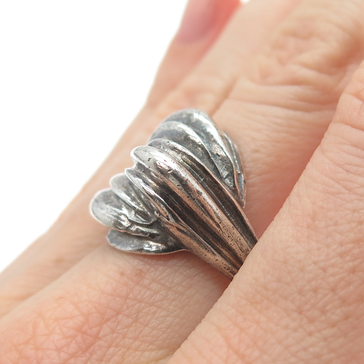 925 Sterling Silver Vintage Modernist Ribbed Dome Oxidized Ring Size 8.25