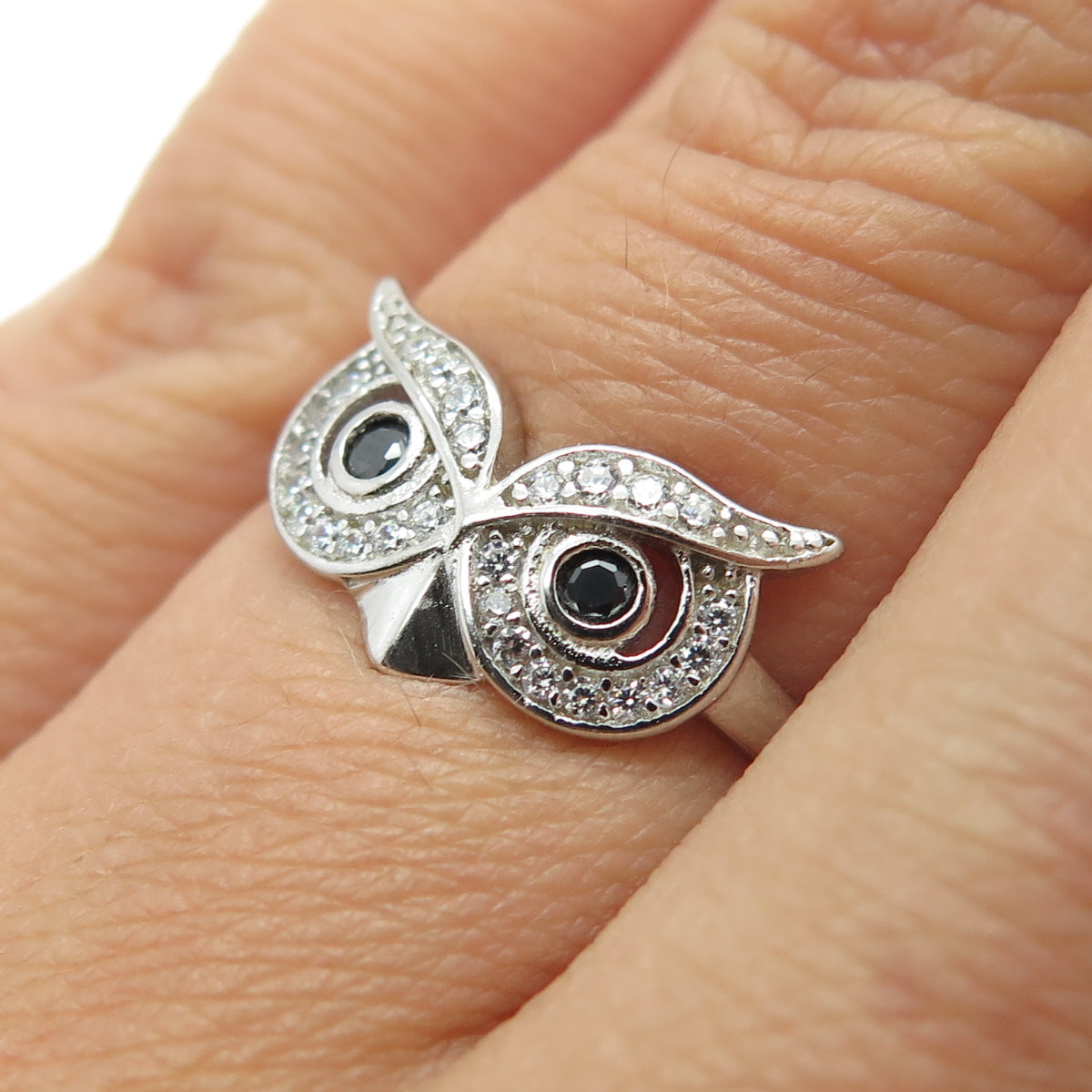 925 Sterling Silver Round-Cut Black & White C Z Owl Bird Ring Size 6