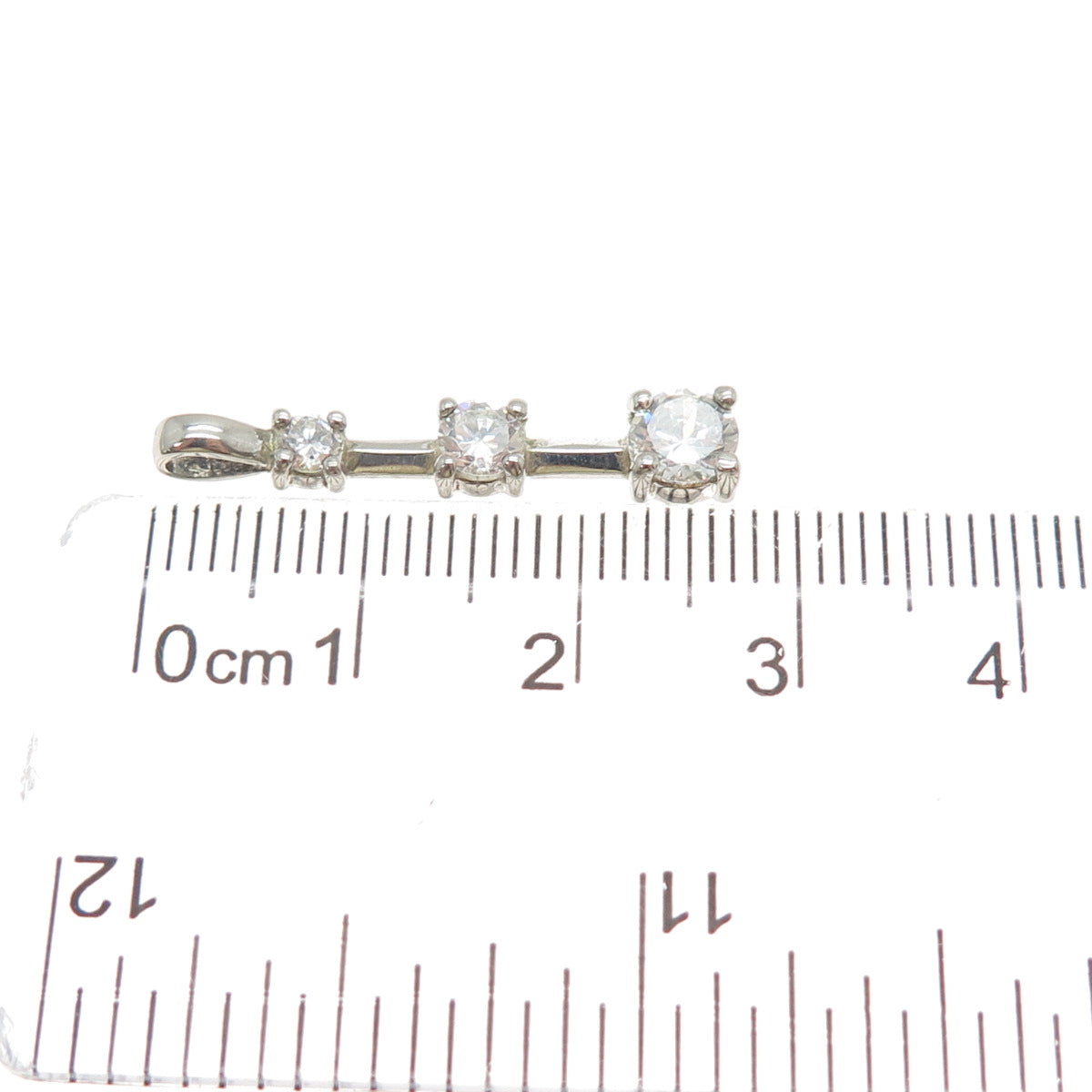 925 Sterling Silver Graduated Round-Cut C Z Bar Pendant