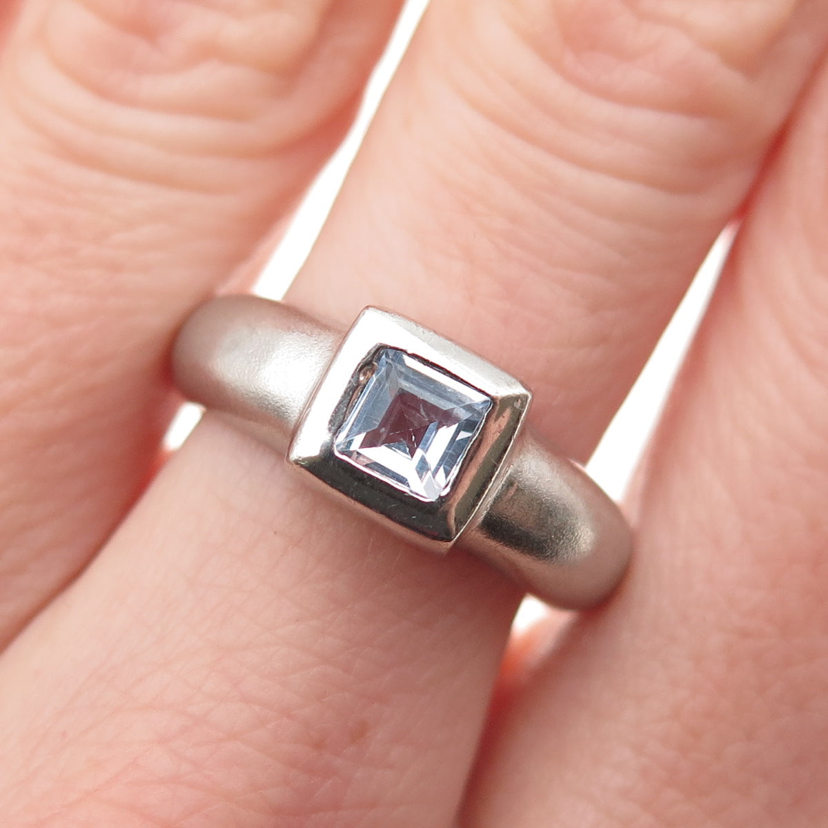 925 Sterling Silver Vintage Real Blue Topaz Modernist Ring Size 7