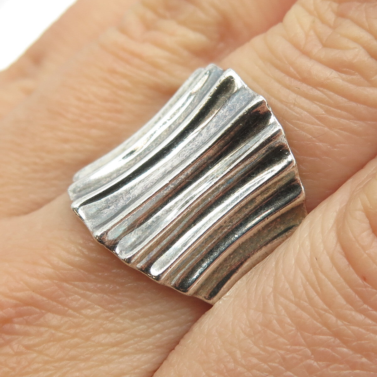 ROSS SIMONS 925 Sterling Silver Vintage Ribbed Ring Size 8.25