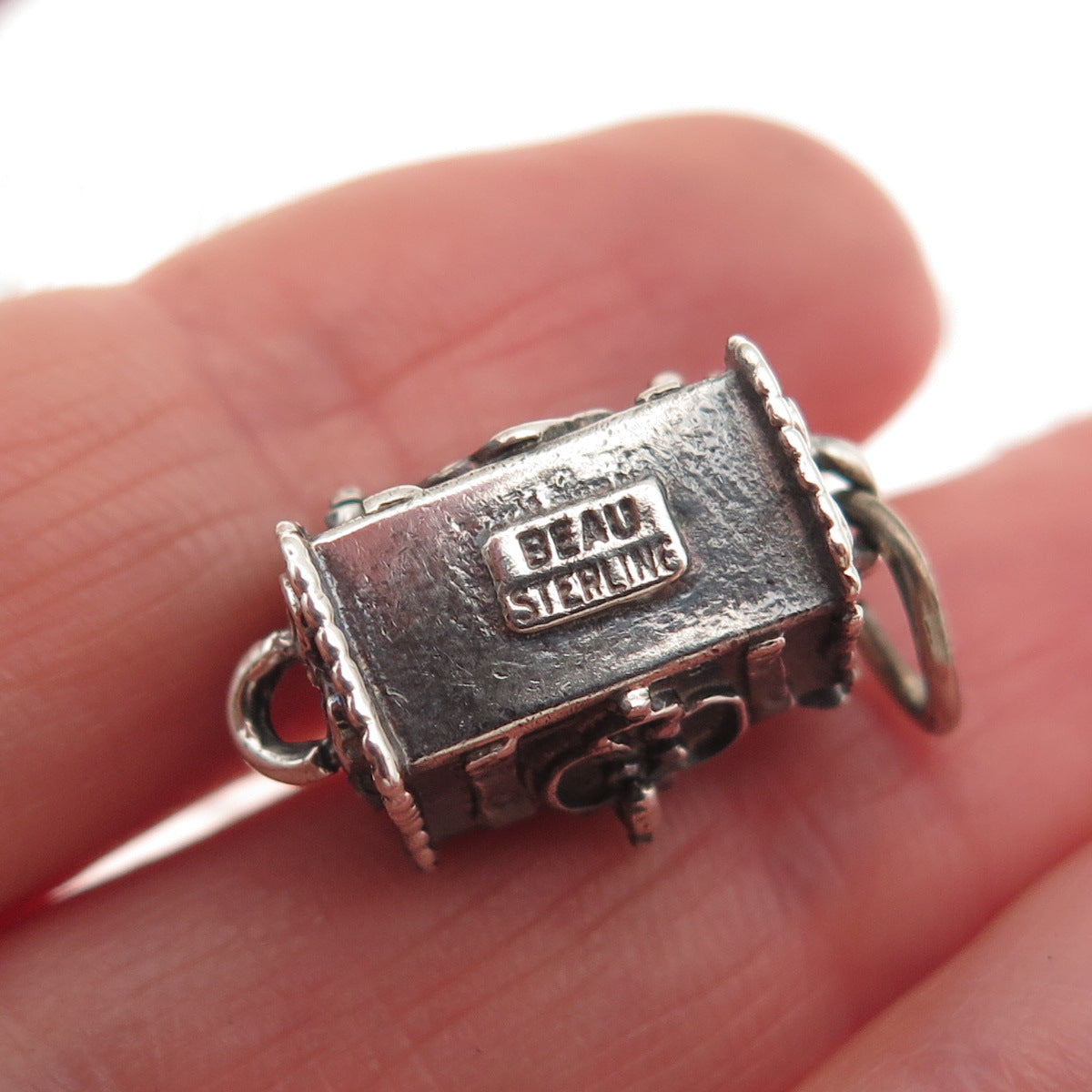 Beau 925 Sterling Silver Vintage Treasure Chest 3D Mini Box Charm Pendant