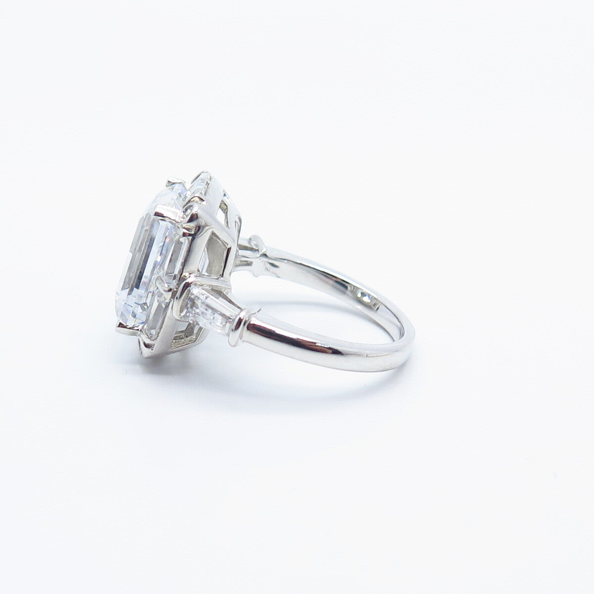 925 Sterling Silver Radiant-Cut C Z Ring Size 7