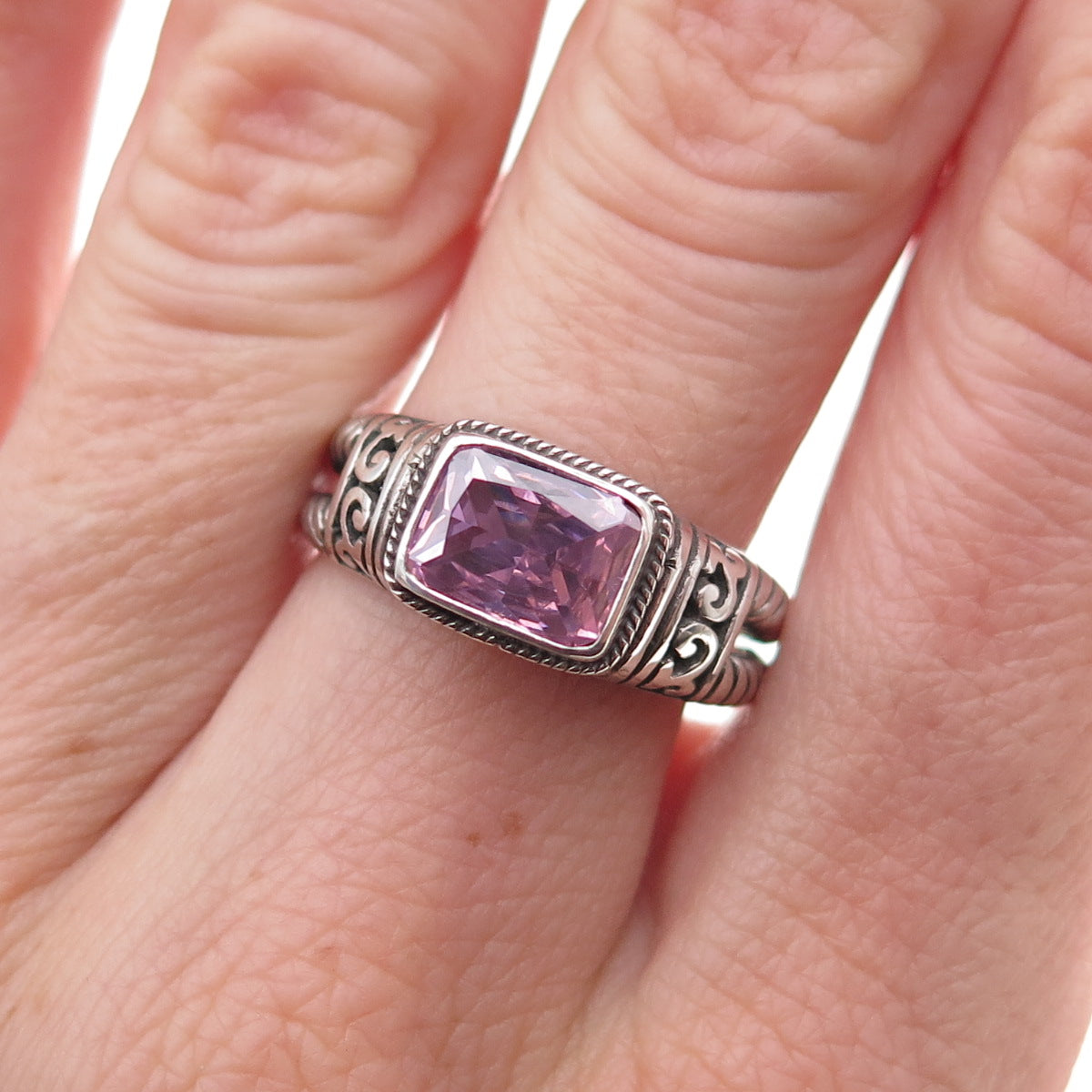 Annika Witt 925 Sterling Silver Vintage Lavender C Z Oxidized Ring Size 8.25