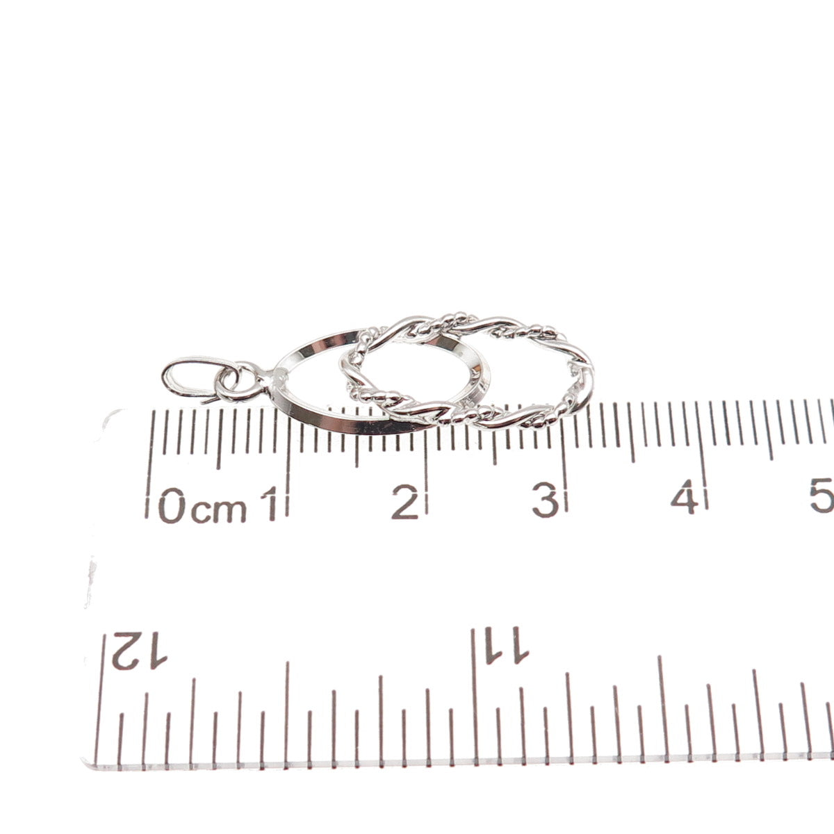 925 Sterling Silver Vintage Interlocked Twisted Link Charm Pendant
