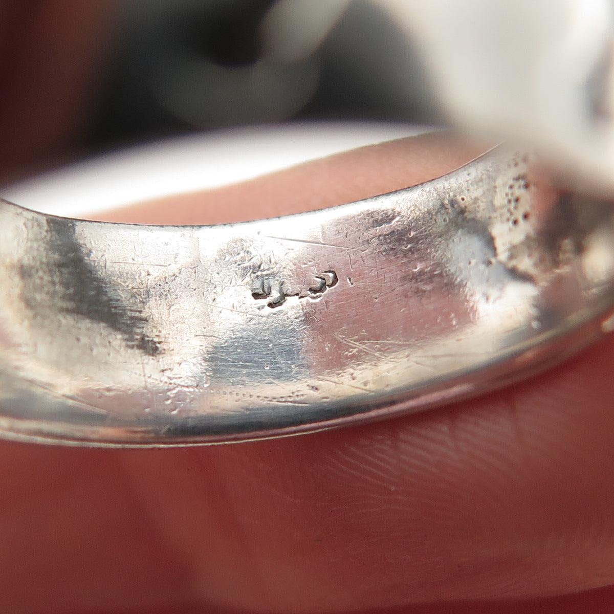 925 Sterling Silver Vintage Arrow All Around Oxidized Band Ring Size 8