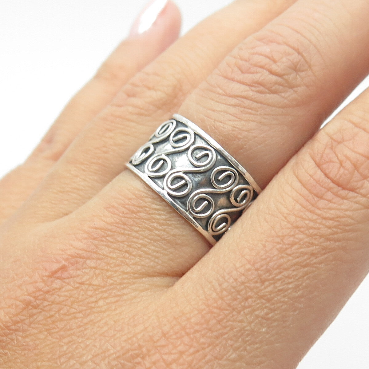 925 Sterling Silver Vintage Spiral Ann Around Band Ring Size 8.5