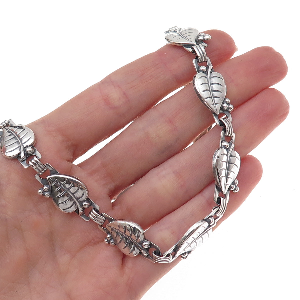 925 Sterling Silver Antique Art Deco Oxidized Floral Leaf Chain Necklace 14"